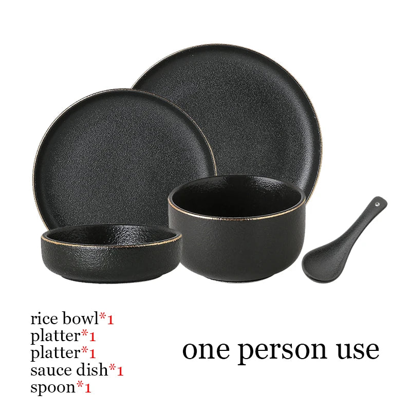 Juego de Platos Negros Mate con Borde Dorado – Elegancia para Mesa y Cocina