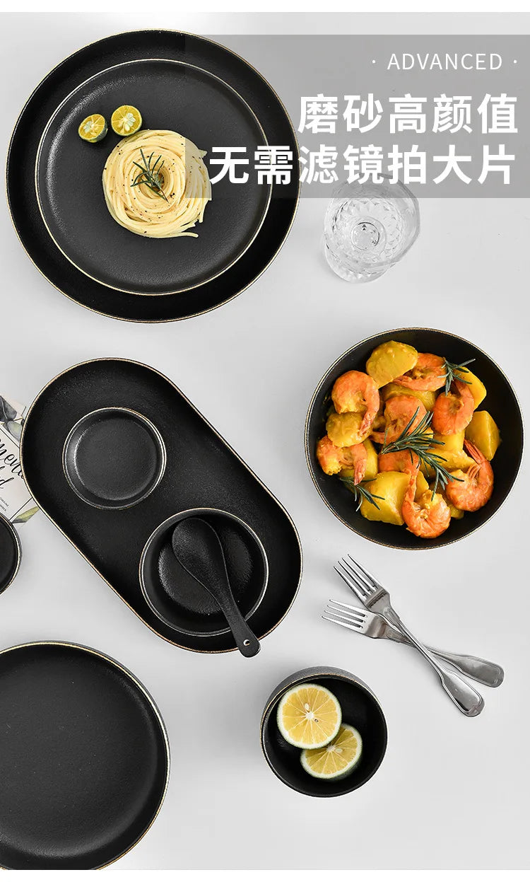Juego de Platos Negros Mate con Borde Dorado – Elegancia para Mesa y Cocina