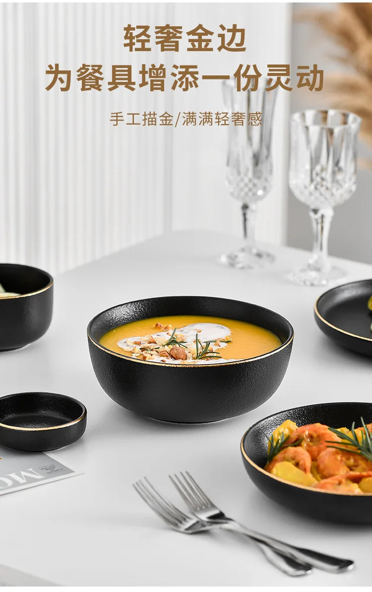 Juego de Platos Negros Mate con Borde Dorado – Elegancia para Mesa y Cocina
