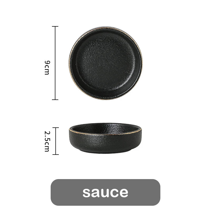 Juego de Platos Negros Mate con Borde Dorado – Elegancia para Mesa y Cocina