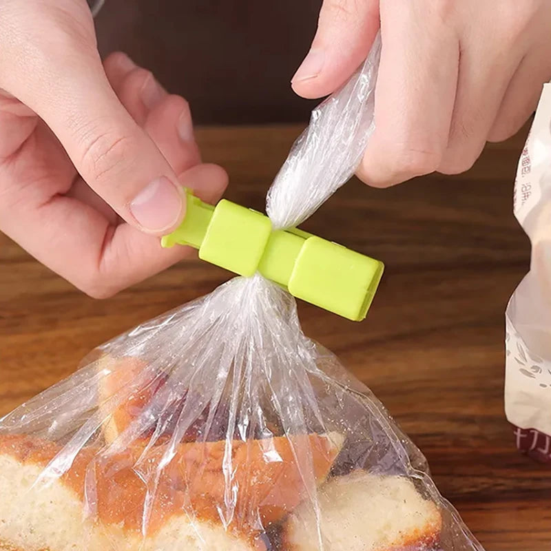 12/1Pcs Food Sealing Clips Bread Storage Bag Clips For Snack Wrap Bags Spring Clamp Reusable Kitchen Organization Sealing Clamp - 369 view
