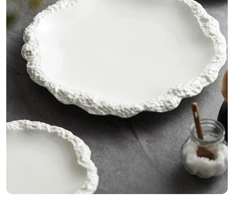 Plato de Cerámica Estilo Rockpattern – Diseño Moderno y Elegante