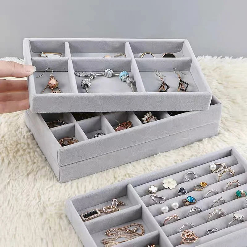 Bandeja de Terciopelo para Joyería – Organizador Apilable y Portátil