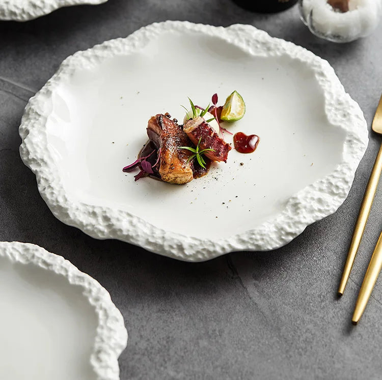 Plato de Cerámica Estilo Rockpattern – Diseño Moderno y Elegante